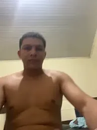guingk13 — modelo de webcam en línea en stripchat