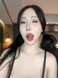 AYW-21 — modelo de webcam en línea en stripchat