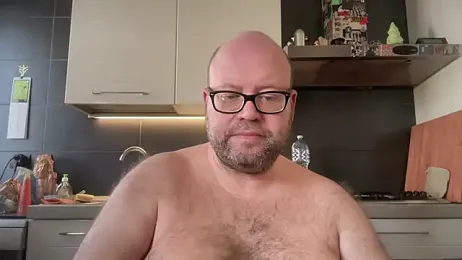 theitalianbear — modelo de webcam en línea en stripchat