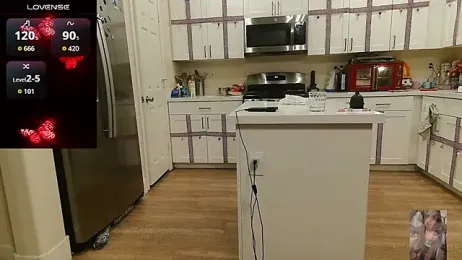 Blondiewithanass — stripchat