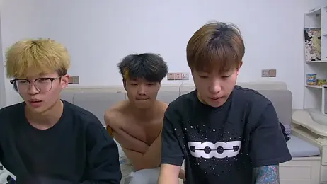 Chili-001 — modelo de webcam en línea en stripchat