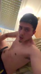 AlanyAdam — Cam4 stream photo (Apr 2026)