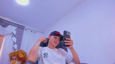 Mathew_Boyy_ — Cam4 stream photo (Apr 2026)