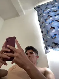 Luis-avatar — Stripchat stream photo (Apr 2026)