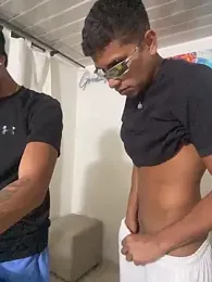 Mike_and_Rayan — modelo de webcam en línea en stripchat