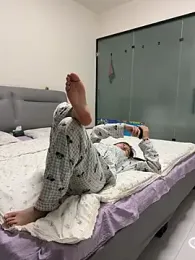 L7D8521 — Stripchat stream photo (Apr 2026)