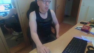 Piercing888 — modelo de webcam en línea en cam4