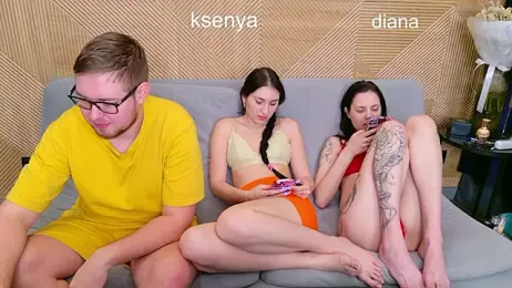 Ksenny — modelo de webcam en línea en stripchat