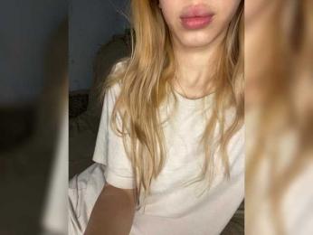 Slim_baby — modelo de webcam en línea en bongacams