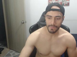 Jusstin I — modelo de webcam en línea en flirt4free