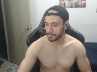 Jusstin I — modelo de webcam en línea en flirt4free