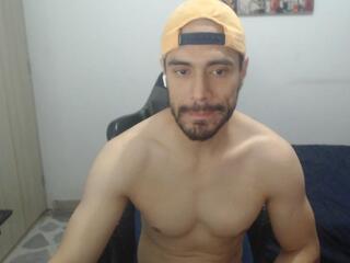 Jusstin I — modelo de webcam en línea en flirt4free