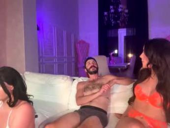 leahhayes — Chaturbate stream photo (Apr 2026)