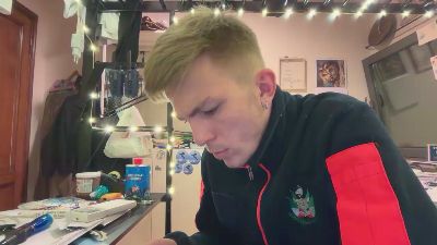 Alexbisex3040 — Cam4 stream photo (Apr 2026)