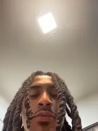 Mellyj053 — modelo de webcam en línea en stripchat