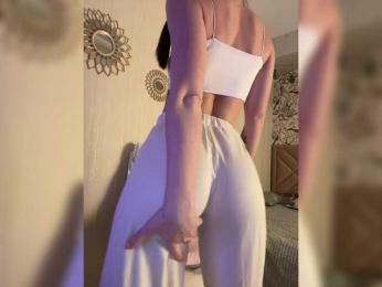 -Saharochek- — modelo de webcam en línea en bongacams