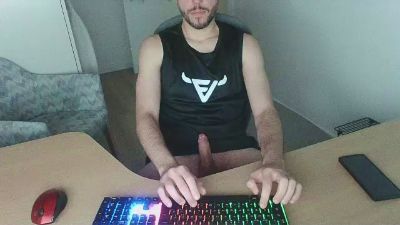 nuerololo — Cam4 stream photo (Feb 2026)