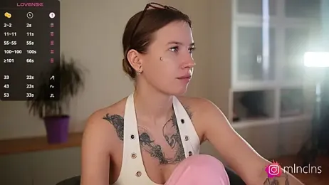 mel_collins — Stripchat stream photo (Apr 2026)