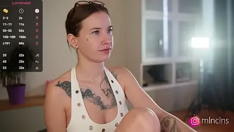 mel_collins — Stripchat stream photo (Apr 2026)