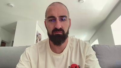 v1c70r1985 — modelo de webcam en línea en cam4