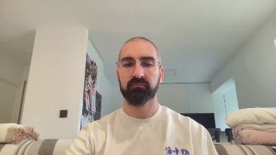 v1c70r1985 — modelo de webcam en línea en cam4