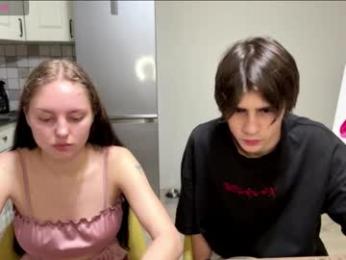 flowerscouple — modelo de webcam en línea en chaturbate