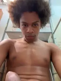 Arthuryouncock — modelo de webcam en línea en stripchat
