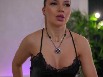 ArtTeasee — modelo de webcam en línea en bongacams