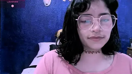 NinaYellow — Stripchat stream photo (May 2025)