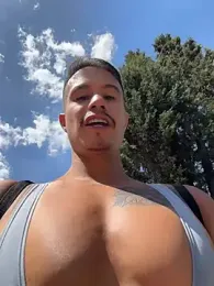 DOMINICKVEGAS77 — modelo de webcam en línea en stripchat