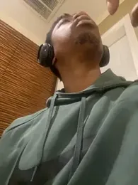milfandyoungin — Stripchat stream photo (Jun 2026)