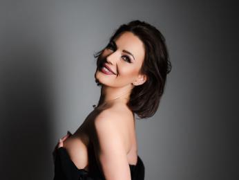 Selena — livejasmin