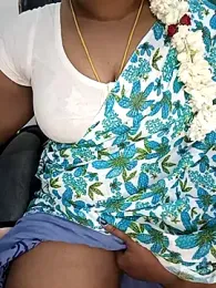 Tamil-hotwife — Stripchat stream photo (Apr 2026)