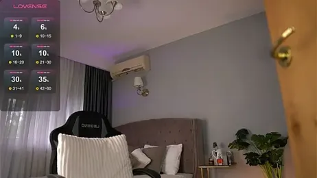 Playful_Issa — Stripchat stream photo (May 2026)