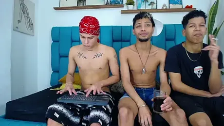 Hot_Boys_Latinos_X — modelo de webcam en línea en stripchat