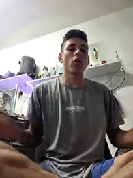 tom_latin — Stripchat stream photo (Jun 2026)