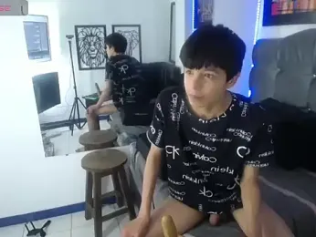 alex_it0 — modelo de webcam en línea en stripchat