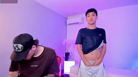 Handsomeboyss19 — Stripchat stream photo (Apr 2026)