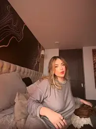 Alirawrz — Stripchat stream photo (Apr 2026)