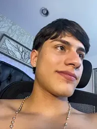 Lander_Cruz — modelo de webcam en línea en stripchat