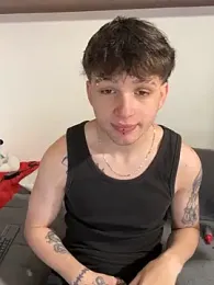 Valenr_and_Thomas — Stripchat stream photo (Oct 2025)