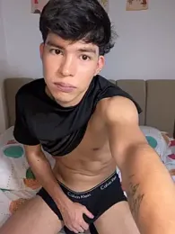 GoldenBenn — Stripchat stream photo (Sep 2026)