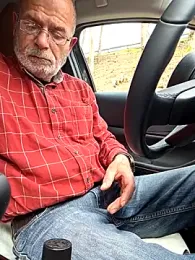 bottomhairy — Stripchat stream photo (Apr 2026)