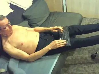 kiam471 — Stripchat stream photo (Mar 2026)