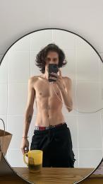 Monstromineiro — Cam4 stream photo (Apr 2025)