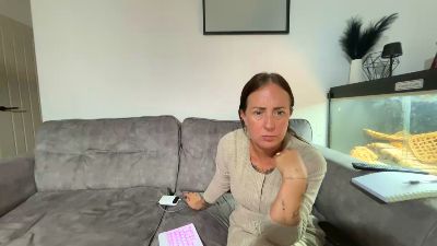 QueenieX — Cam4 stream photo (Sep 2026)