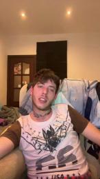 Wiidoboy22cm — modelo de webcam en línea en cam4