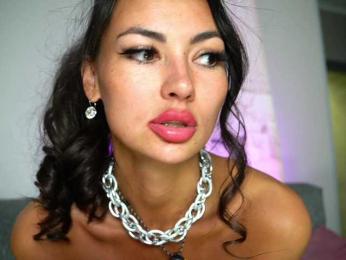 AnnaPurnaa — modelo de webcam en línea en bongacams