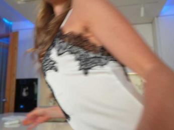 EvaFashionista — modelo de webcam en línea en bongacams