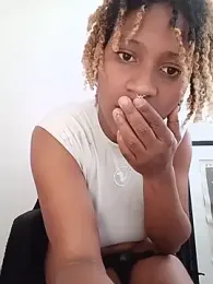 EvonyFoxxx — Stripchat stream photo (Aug 2026)